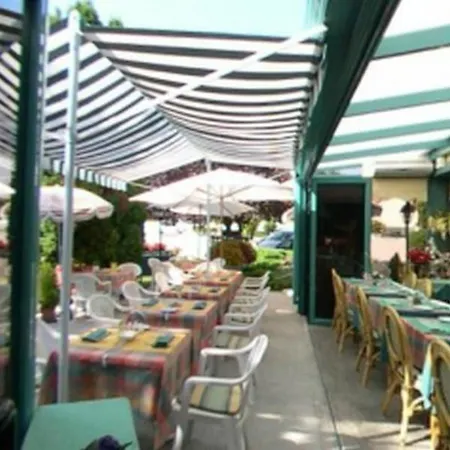 Hotel Logis Le Pan De Bois Bréviandes