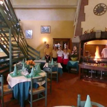 Hotel Logis Le Pan De Bois