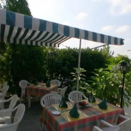 Logis Le Pan De Bois 2*