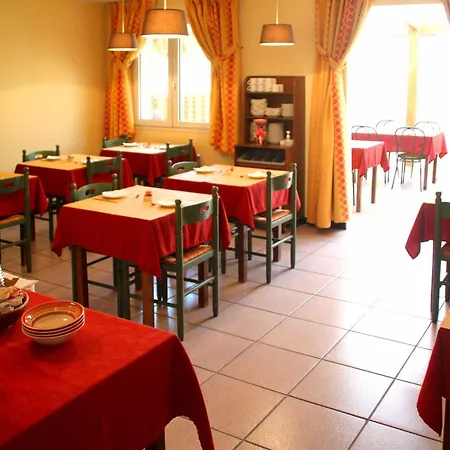 Logis Le Pan De Bois Hotel