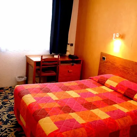 Hotel Logis Le Pan De Bois Bréviandes
