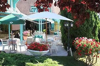 Logis Le Pan De Bois Hotel 2*